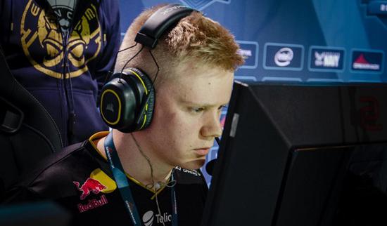 英伟达与热门游戏合作推出AI队友提升吃鸡体验